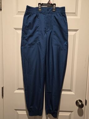 Nike Jordan Joggers Women XS Tapered Nylon Woven Sportswear Commuter Pants EUC!